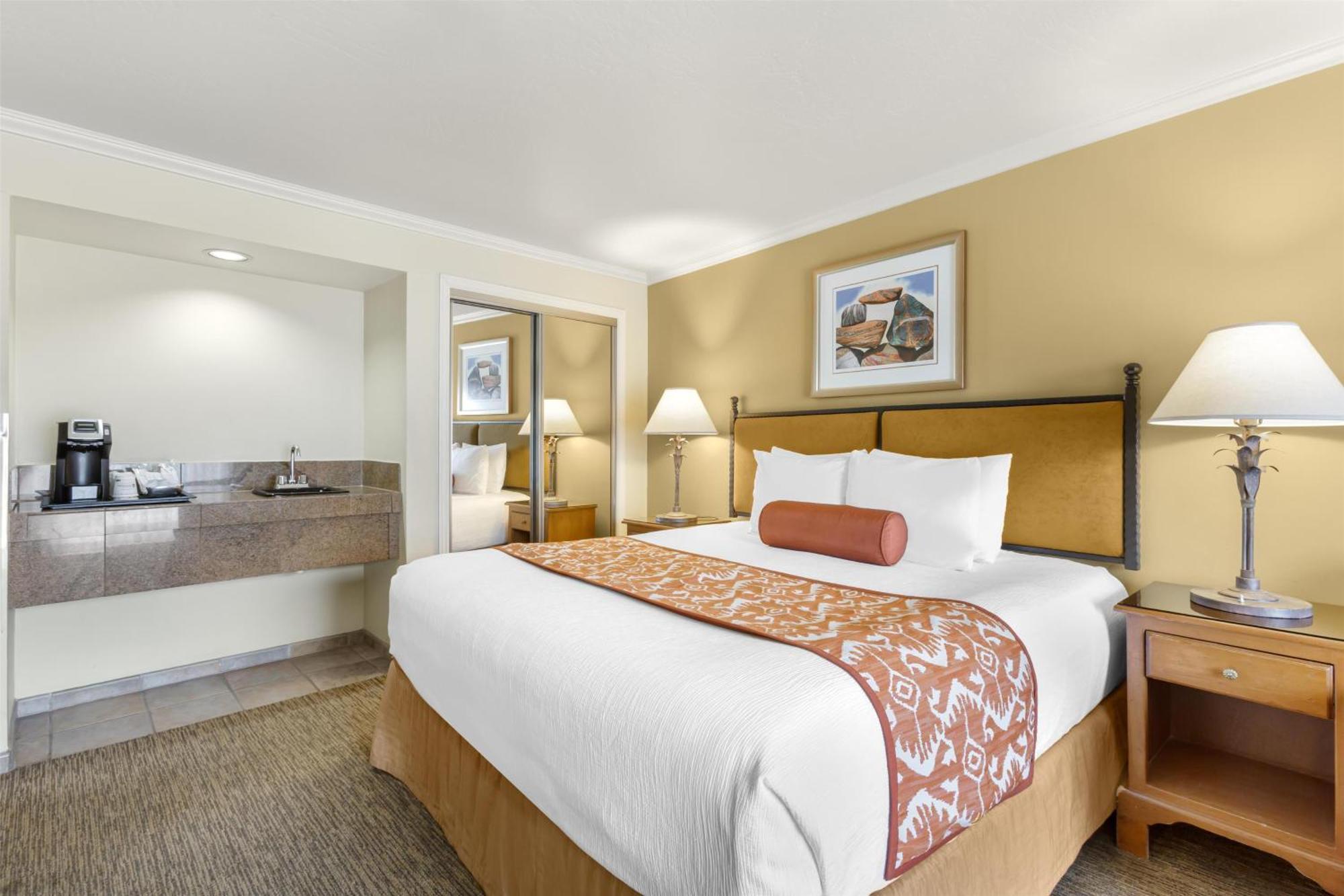 Western Arroyo Roble & Creekside Hotel 3*