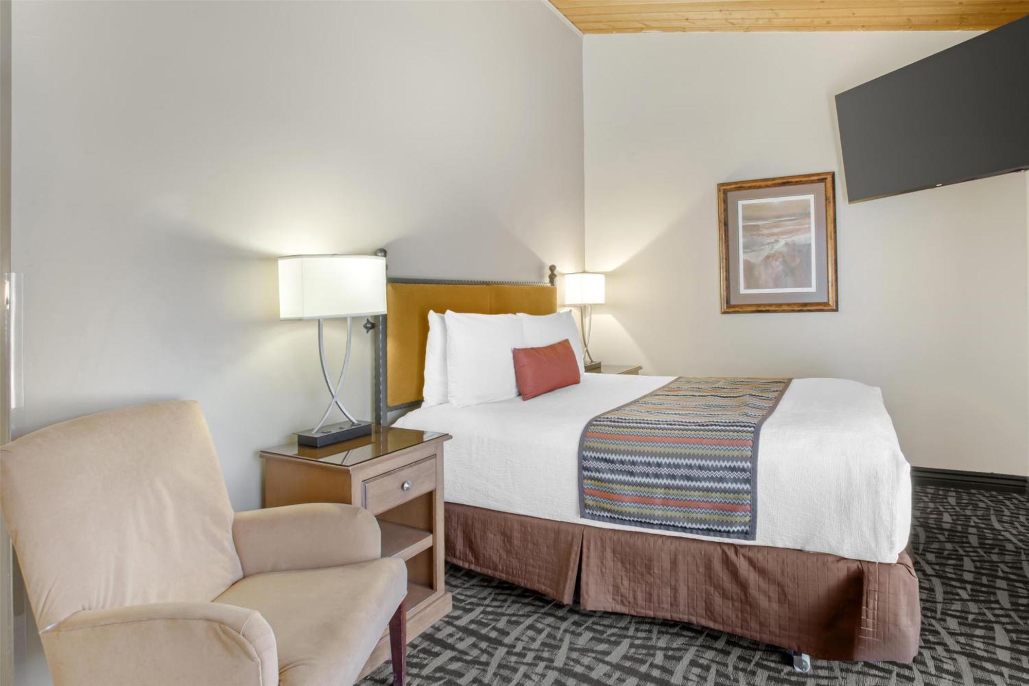 Western Arroyo Roble & Creekside Hotel 3*